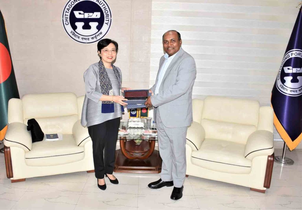 চট্টগ্রাম বন্দরে পরিদর্শনে এলেন থাইল্যন্ডের রাষ্ট্রদূত।