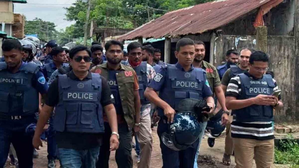 চট্টগ্রামের বাঁশখালীতে চিংড়ি প্রকল্পের  দখল নিয়ে শেষ রাতে গোলাগুলি
